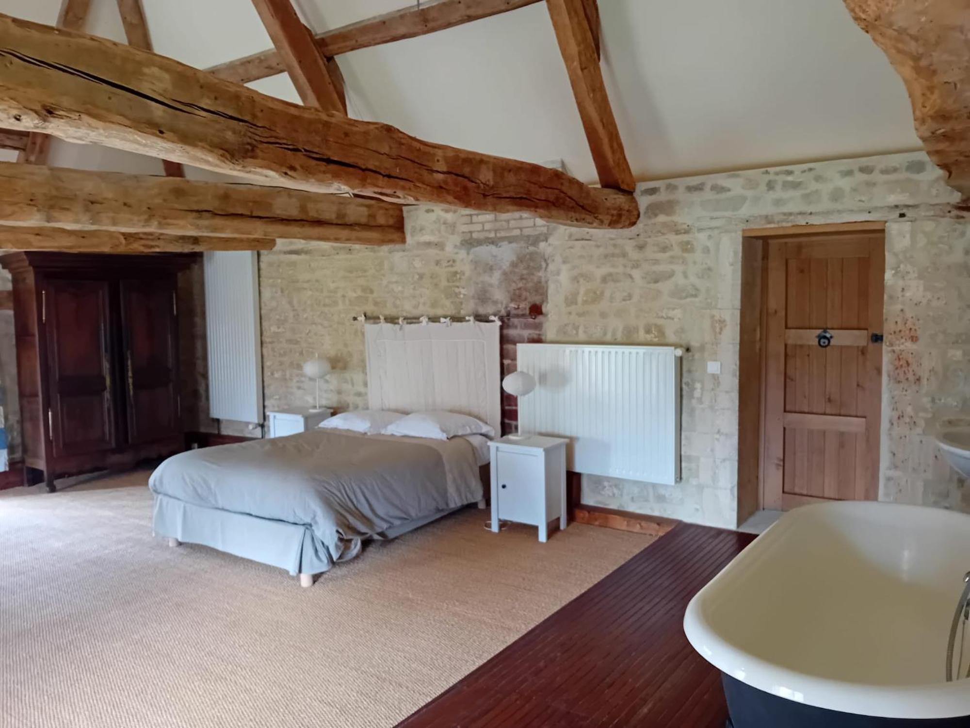 Château Magnifique: Renovated Retreat with Park Views and Game Room Tilly-sur-Seulles Exterior photo