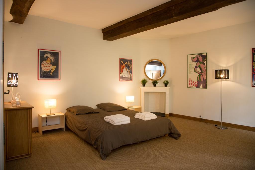 Château Magnifique: Renovated Retreat with Park Views and Game Room Tilly-sur-Seulles Exterior photo