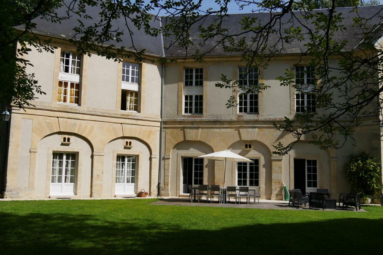 Château Magnifique: Renovated Retreat with Park Views and Game Room Tilly-sur-Seulles Exterior photo